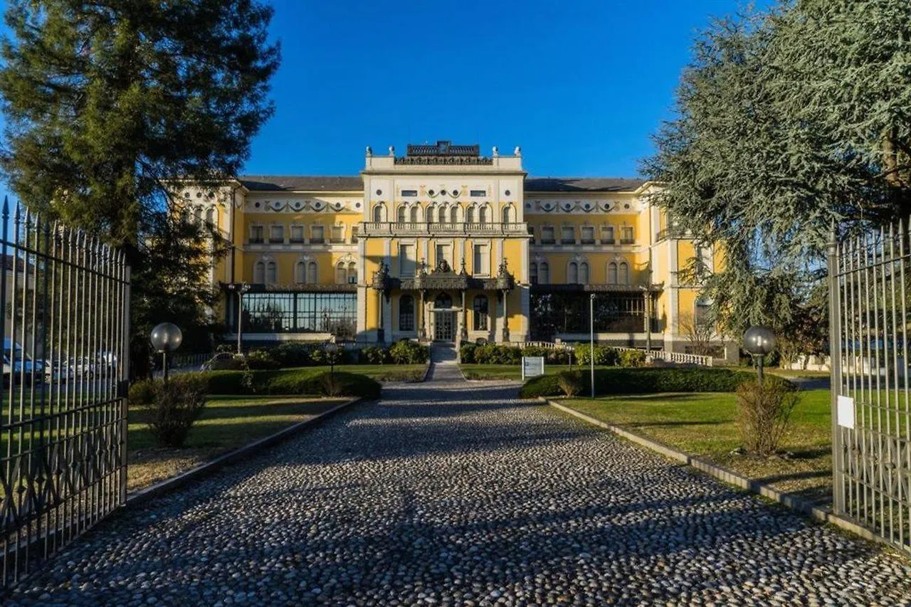 Hotel Villa Malpensa Vizzola Ticino 4*,