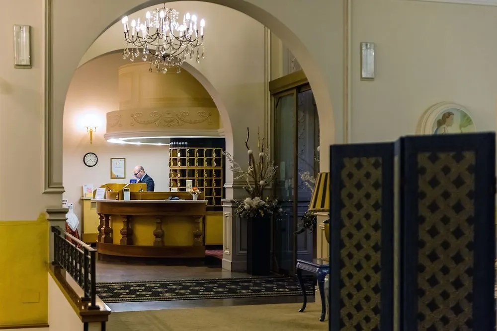 Hotel Villa Malpensa Виццола-Тичино