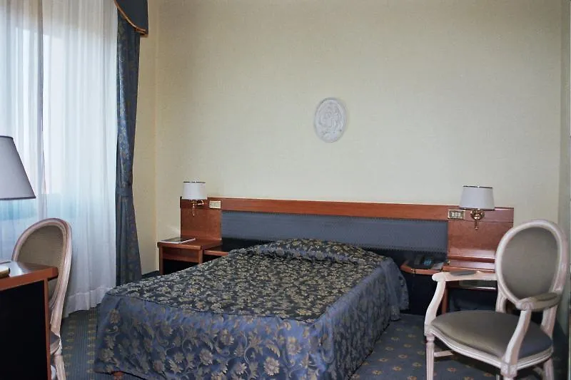 Hotel Villa Malpensa Виццола-Тичино