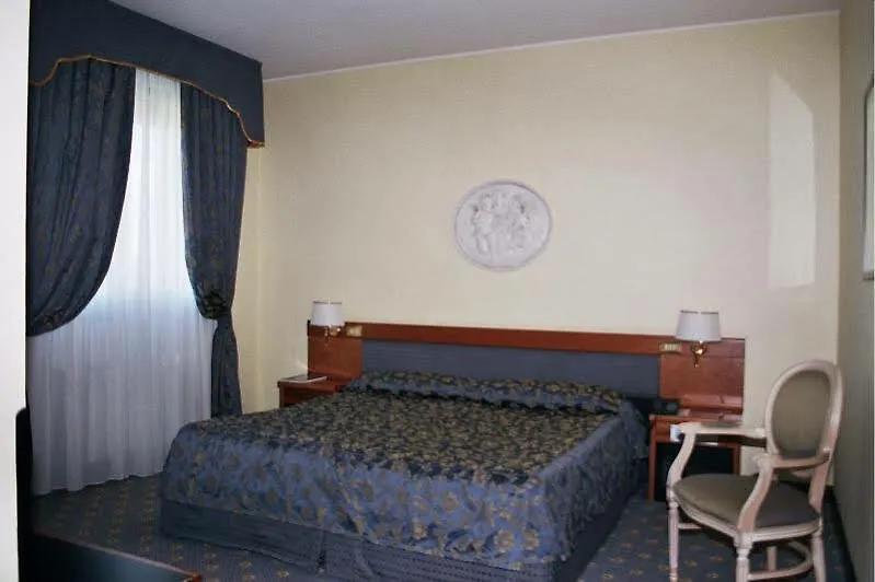Hotel Villa Malpensa Виццола-Тичино