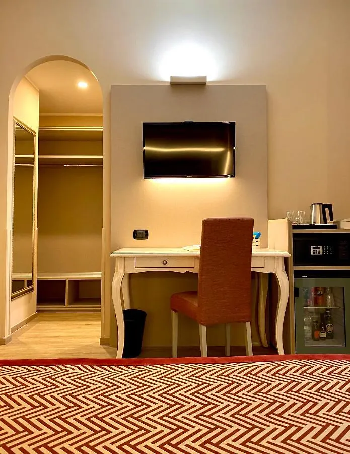 Hotel Villa Malpensa Vizzola Ticino 4*,