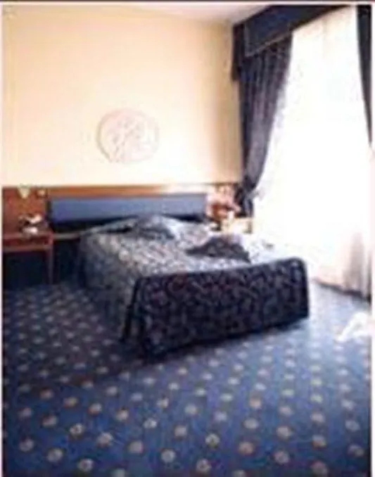 Hotel Villa Malpensa Vizzola Ticino 4*,